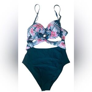 WOMEN’S ONE PIECE BATHING SUIT CUT OUT